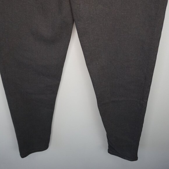 Levi's High-Waisted Tapered Mom Jeans in Flash Black size 24x29 NWT - Picture 13 of 15